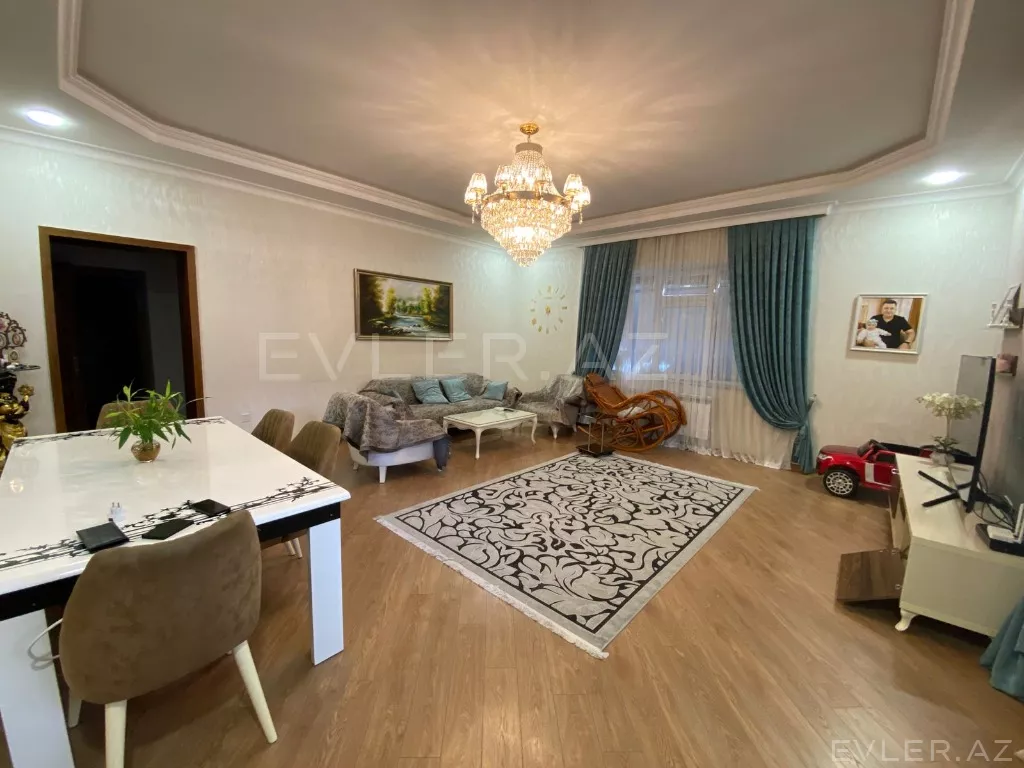 Satılır, köhnə tikili