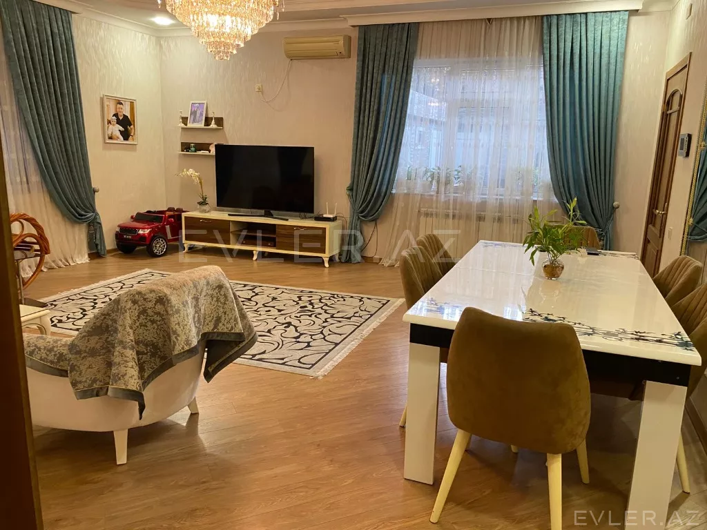 Satılır, həyət evi/villa