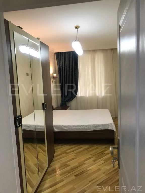 Satılır, köhnə tikili