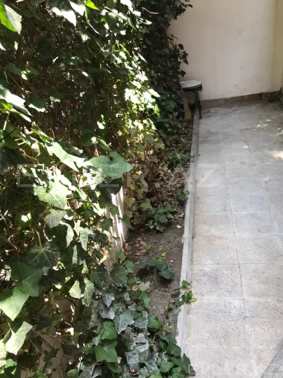 Satılır, köhnə tikili
