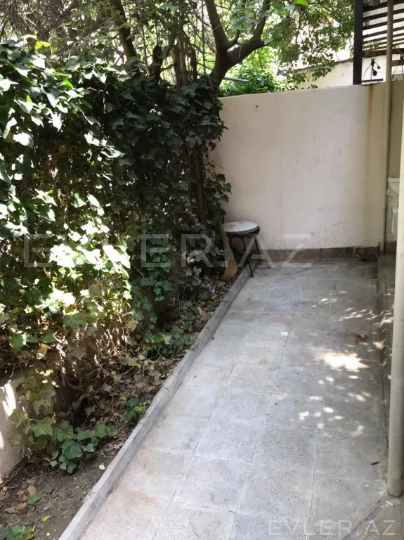 Satılır, köhnə tikili