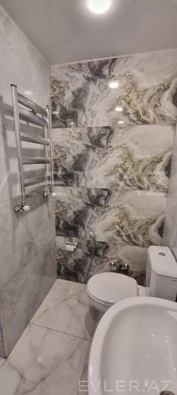 Satılır, köhnə tikili