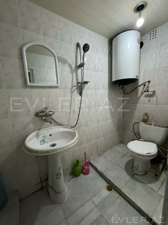 Satılır, köhnə tikili