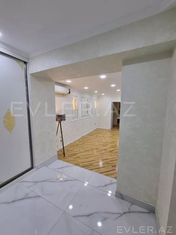 Satılır, köhnə tikili