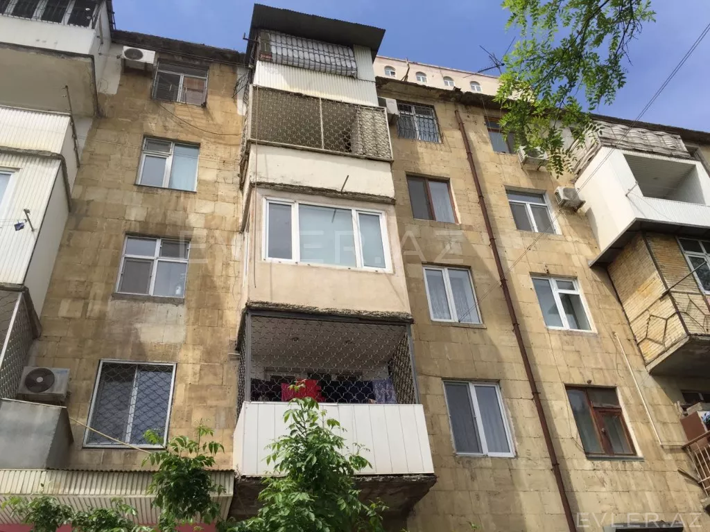 Aylıq, köhnə tikili