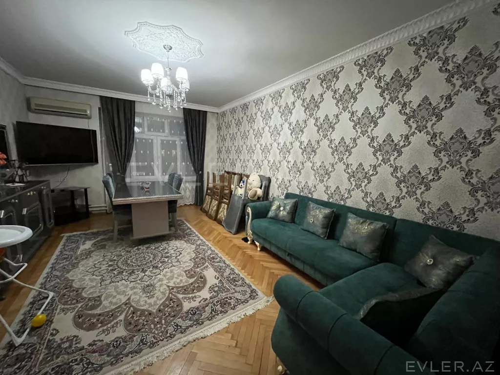 Satılır, köhnə tikili