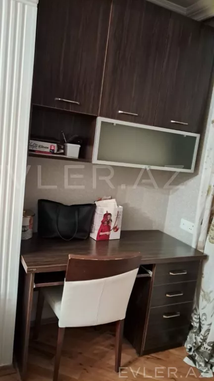Aylıq, köhnə tikili