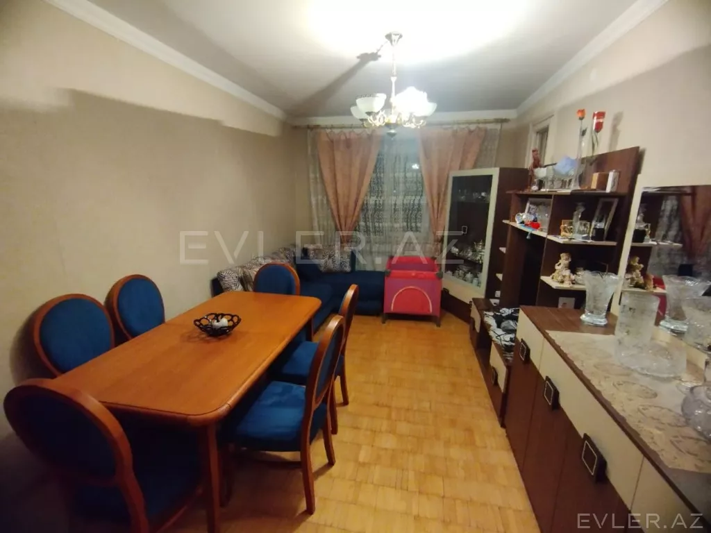 Satılır, köhnə tikili