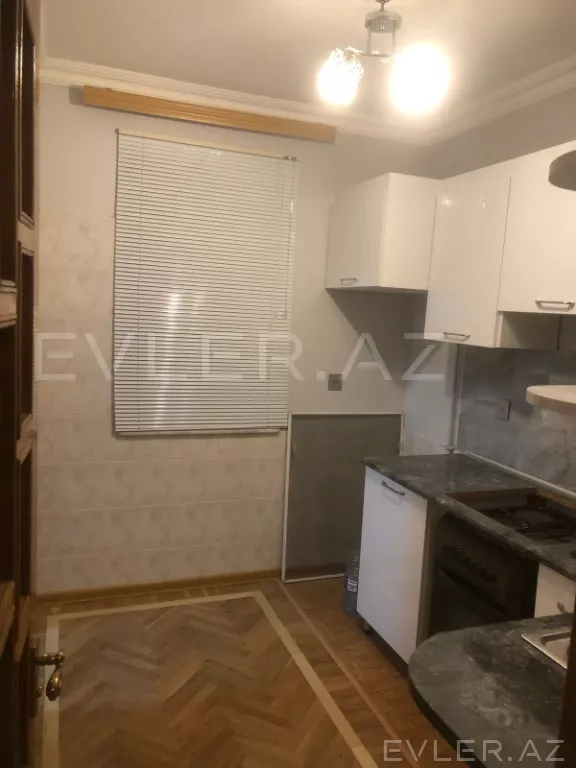 Satılır, köhnə tikili