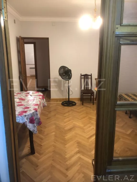 Satılır, köhnə tikili