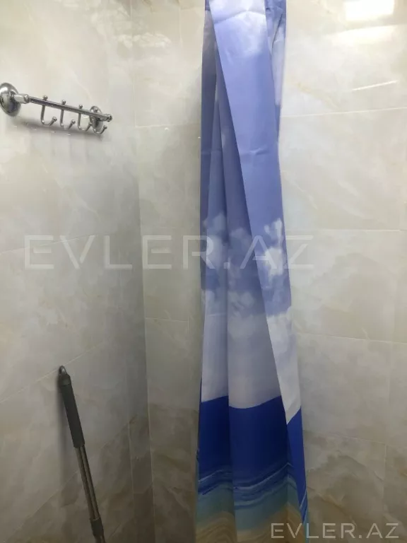 Satılır, köhnə tikili