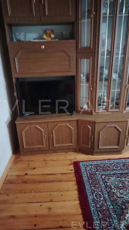 Satılır, köhnə tikili