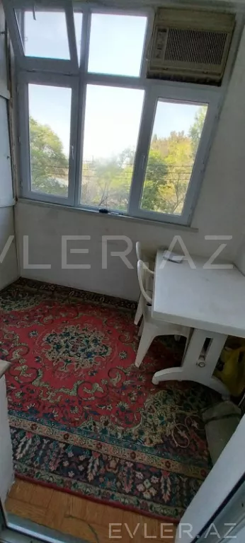 Satılır, köhnə tikili